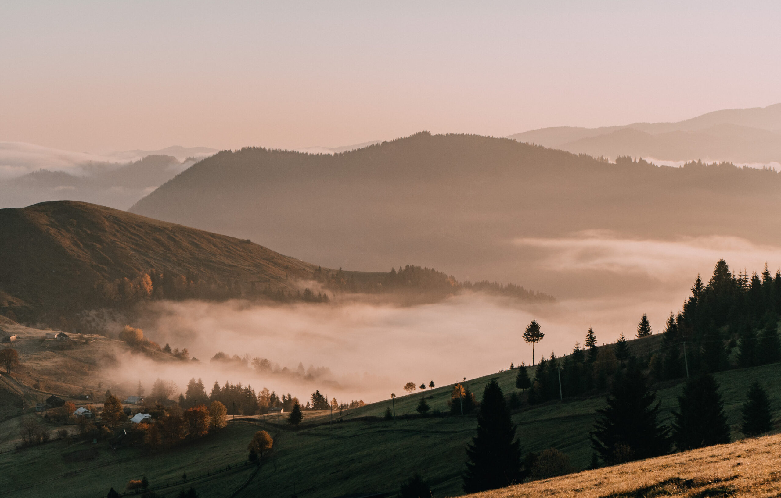 golden-sunrise-misty-mountain-valleys-autumn golden-sunrise-misty-mountain-valleys-autumn